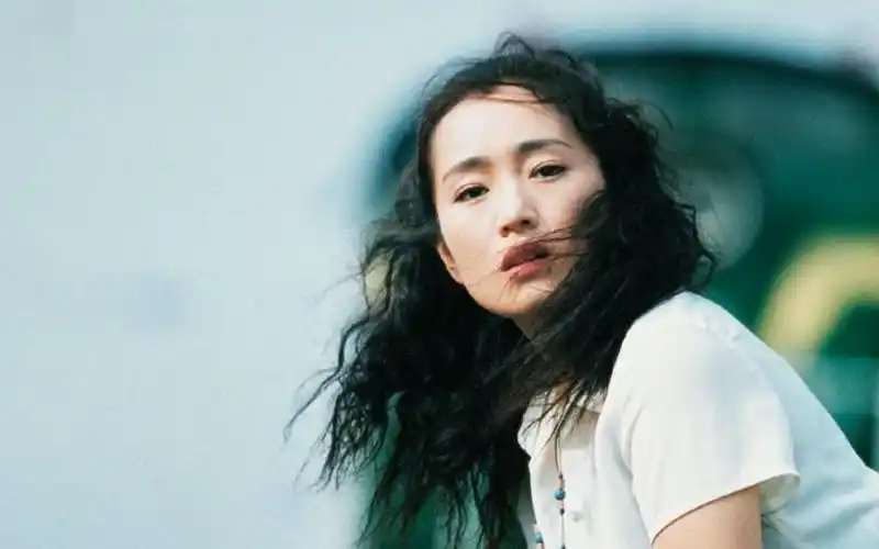 金智娟经典老歌《漂洋过海来看你》,唱着异地恋的辛酸,太经典了