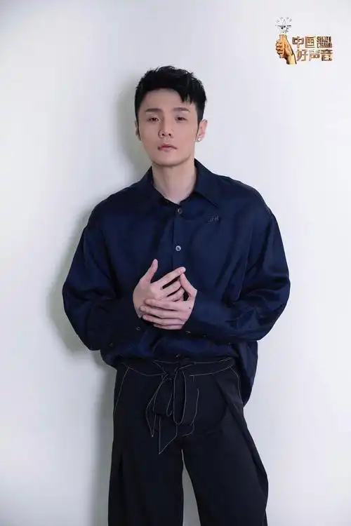 李荣浩加盟2019《中国好声音》 最年轻导师蓄势待发