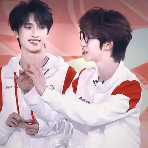 严浩翔贺峻霖:关于翔霖的那些瞬间