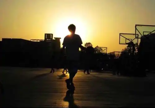 每个打篮球厉害的人都是苦练出来的吗?