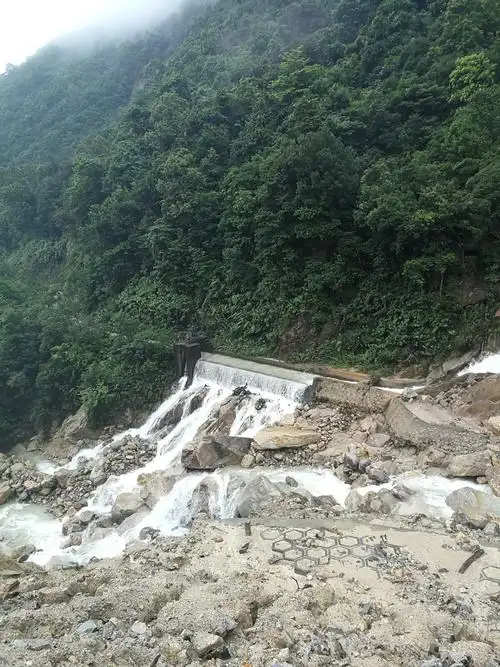 【走遍阳春】八甲镇之白水瀑布与水云轩