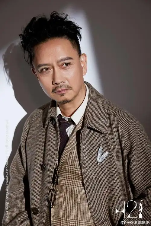 第42届香港电影金像奖#最佳男配角提名人造型照出炉——姜大卫(白日