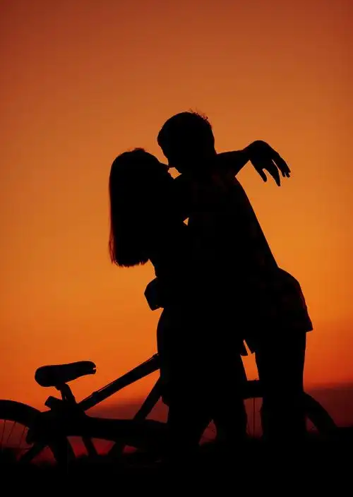 你现在和前男友什么关系呢