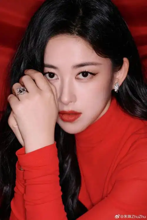 星解读朱珠话剧综艺多方突围她为演员之路争取了更多筹码