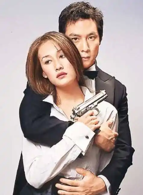 看过未删减版的朋友应该知道,片头以女性肉体为卖点,片中以吴彦祖