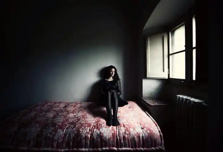 一个人孤独久了,不习惯的你会越来越不愿意接触人群,到最后你会发现