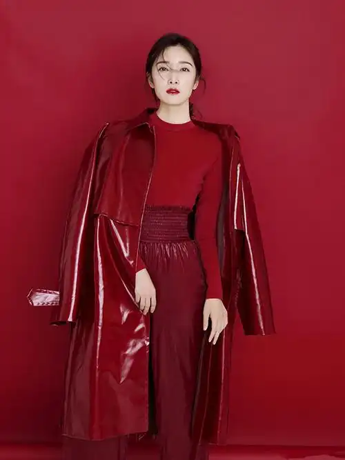 王妍苏拍摄tongli signature新年系列