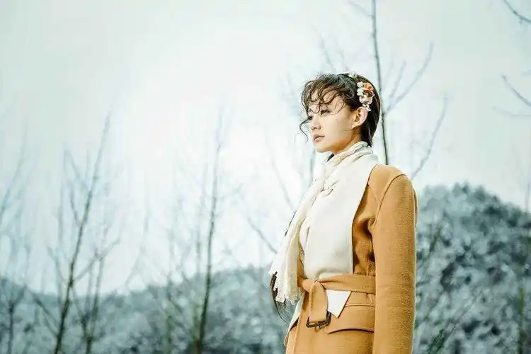 拥抱阳光会抚平心底的暗伤