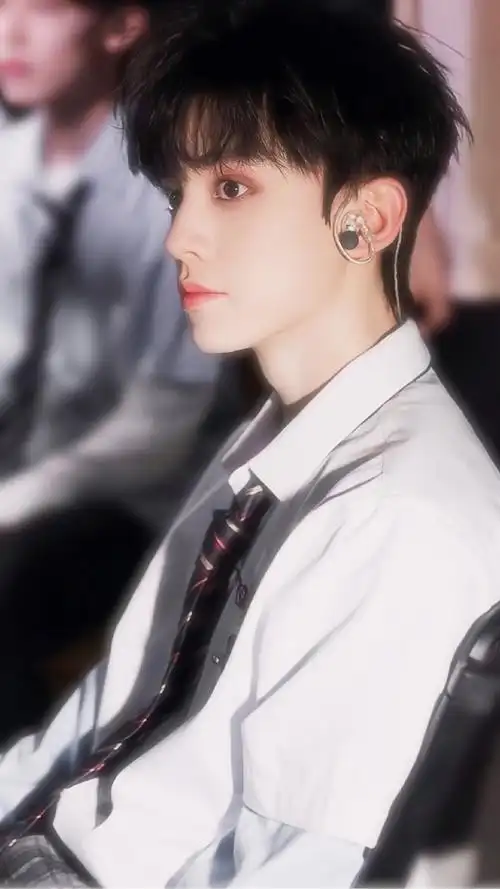 欣赏侧脸 76#左航 美颜创世神#@tf家族-左航