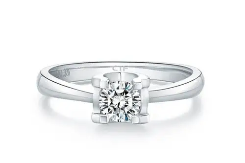 上图为周大福骄人系列钻戒展示图