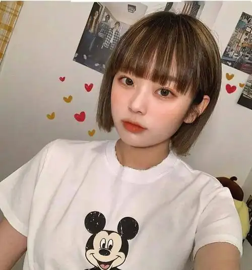 茶里茶气的圆脸短发
