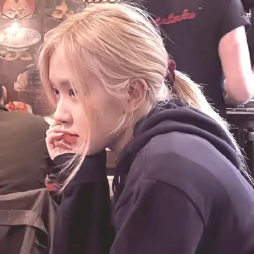 朴彩英 rosie 朴彩英rosie头像