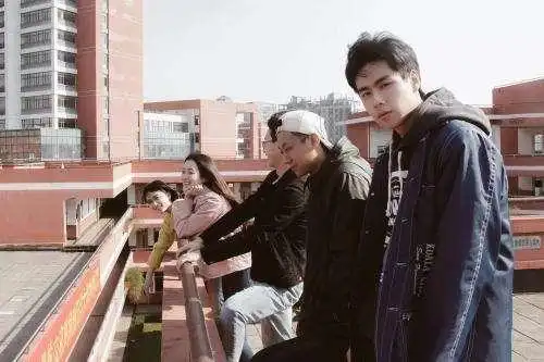 她合作的演员怎么都那么高?