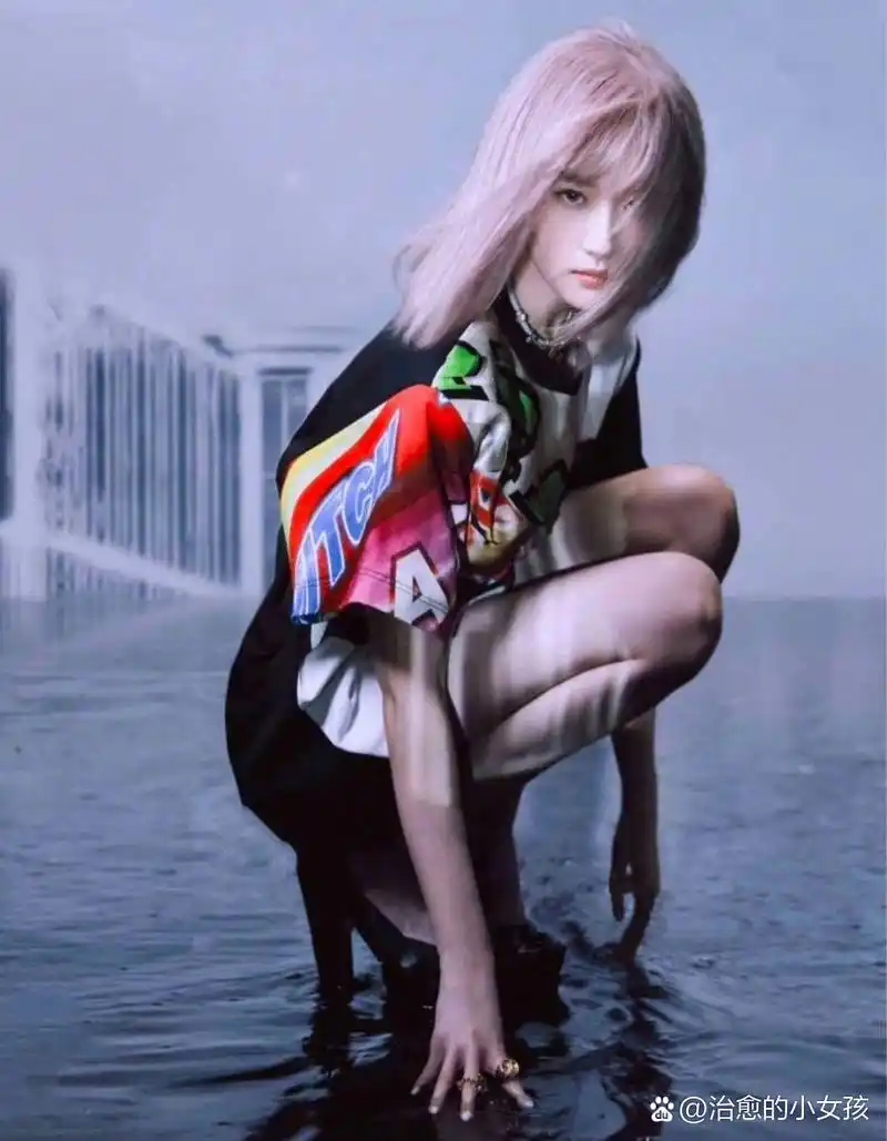 刘亦菲的短发造型也很漂亮