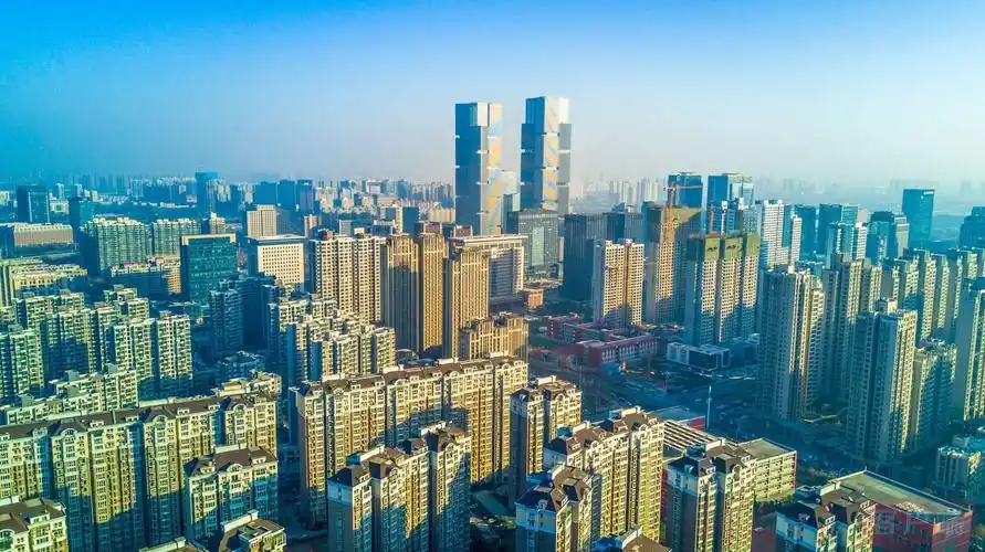 中原地标不断刷亮新高度