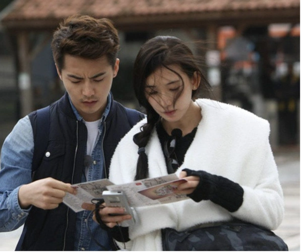 娱乐百家小 的想法: 马天宇在社交平台晒出和林志玲的合照,引发了众多