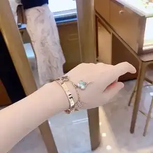 卡地亚手镯梵克雅宝四叶草