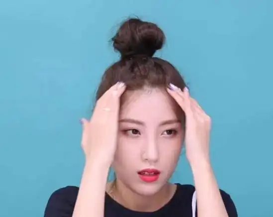 无刘海清爽丸子头扎发教程 怎么扎都好看