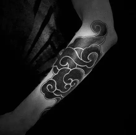 传统风格的祥云云朵纹身图案大全49