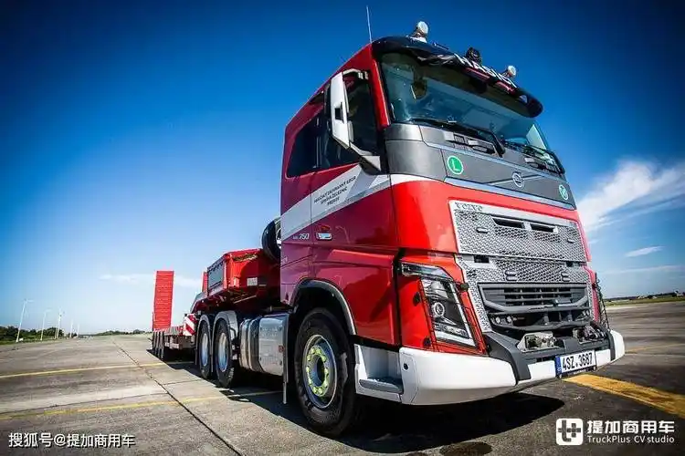 750马力,带你见识一台沃尔沃fh16消防牵引车,这配置真少见