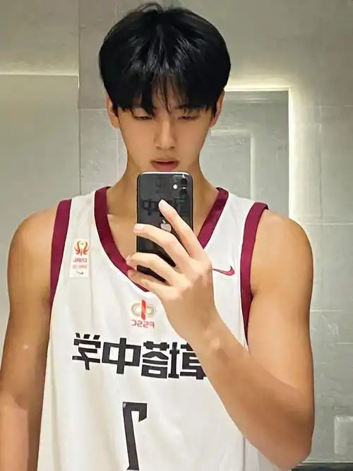 一米九草塔中学校草篮球体育生可狼可奶