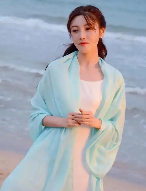 美女演员管乐