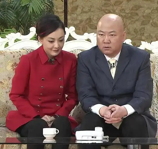 22年登春晚55岁隐婚生女因8个字被索赔1亿郭冬临现状如何