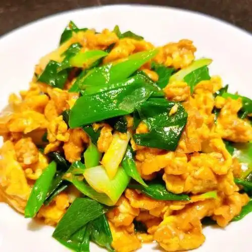 废馒头的发芽葱炒鸡蛋