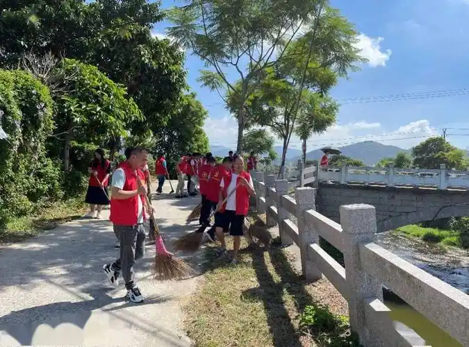 长乐全方位开展"清洁家园"行动!_垃圾袋_金峰镇_沟渠