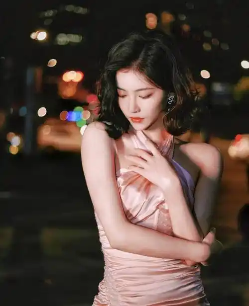 28岁许佳琪,饱满性感着实迷人!_梦想_观众_工作