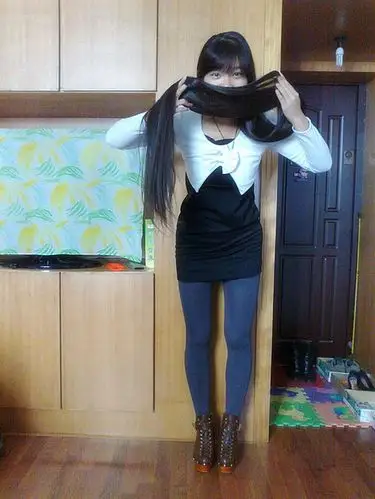 5米长 欲齐肩剪下卖掉(图) - [中国长发网]