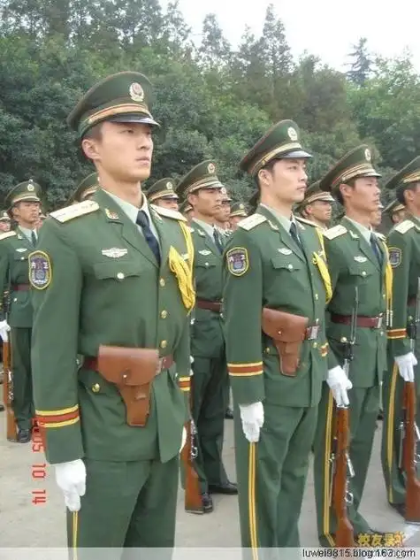 《引用 军警风采》