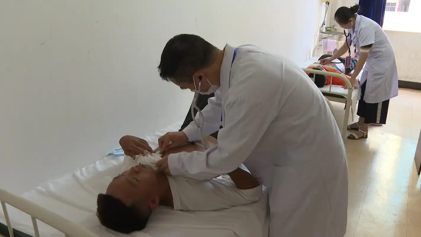 龙里180余名应征青年体检进行时