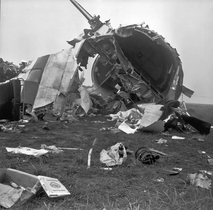 体坛空难巴甲队遇险皇马巨星奇迹生还