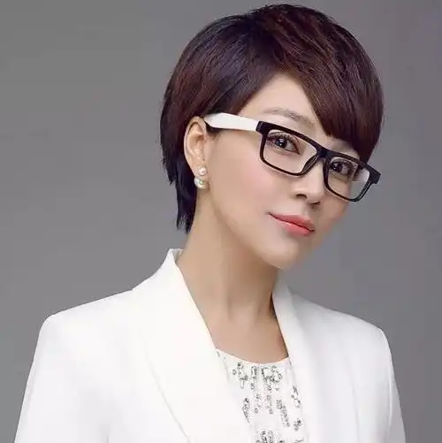 美声图书馆|一年级下册《两只小狮子》朗读者:蓝一