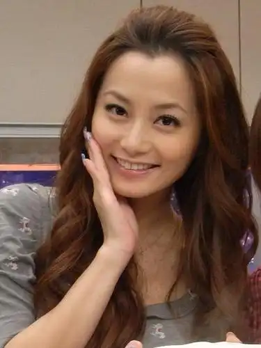 随着交往的深入,彼此发现对彼此的感情越来越深,赵小侨也能把刘的儿子