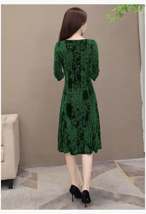 王小鸭2024春秋新款烫花连衣裙花边领五分袖贵夫人阔太太洋气打