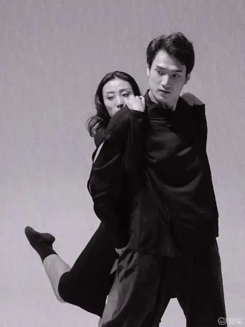 现代舞双人动作参考94