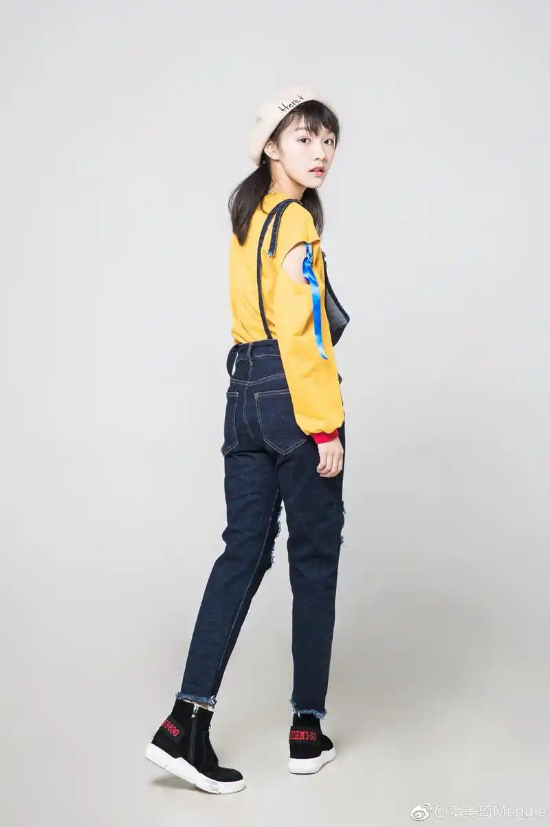 贺美琦全身照满屏都是大长腿,美琦长大长高了美少女