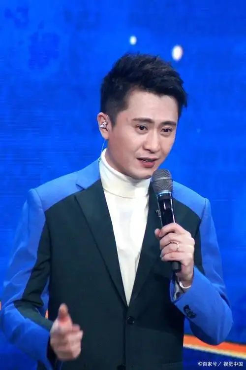 杨帆:从主持人到幸福爸爸,他的圈外妻子和两个女儿是他最大财富