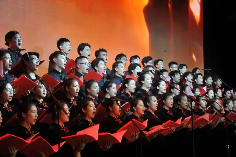 我校师生排演经典音乐作品《黄河大合唱》正式公演-北华航天工业学院