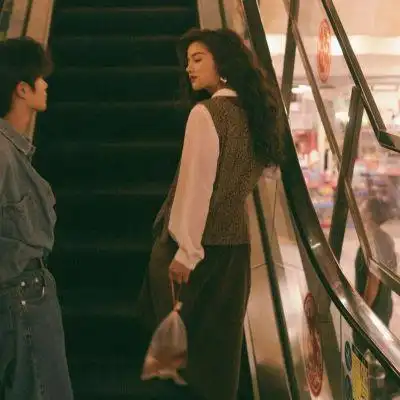 港风情侣头像一男一女全网好看的情侣头像港风