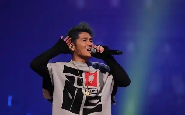 "忍者神龟"吴速玲终于离婚,曹格:她离开我是解脱