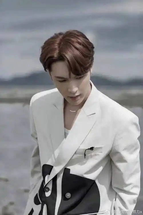 可以将潮流感和调皮感直接拉满,一起看看闫桉,小鬼王琳凯,王一博