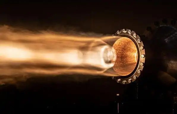 中国最大推力分段式固体火箭发动机试车成功