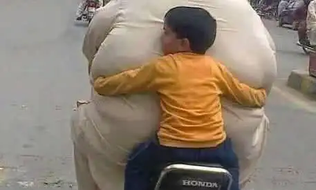 搞笑图片:媳妇去美发店打工,发来一张照片是啥意思?