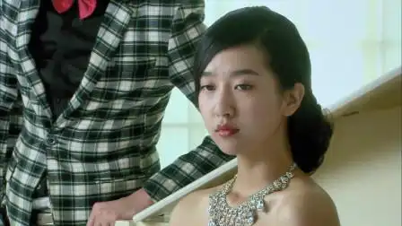 你是我的眼:邱雪花穿上裙子后美极了,虽然是盲人,这长相没谁了