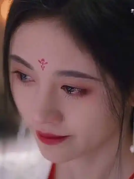 这就是仙女落泪吧鞠婧祎哭戏镜头好绝,这张脸楚楚动人,眼泪就像珍珠一