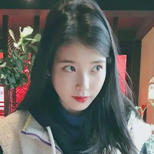 李知恩iu头像