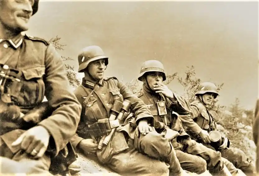 二战德军老照片:疯狂搏杀的镜头 侵略者的结局是消亡